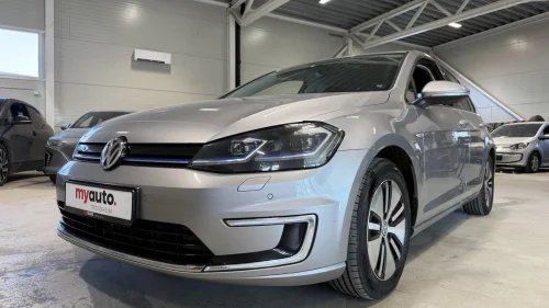 VOLKSWAGEN GOLF e/136Hk/Skinn/Dab+/Navi/R-Kamera +++