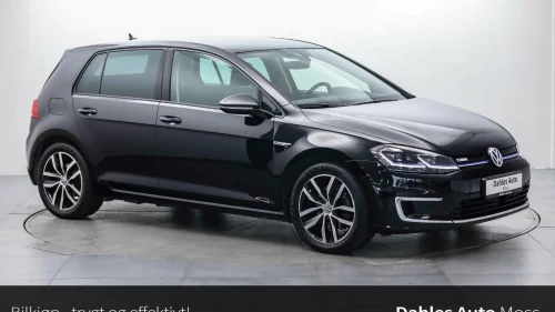 VOLKSWAGEN GOLF 300km Exclusive/Skinn/Dynaudio/Active Info Display