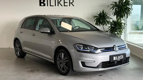 VOLKSWAGEN GOLF 300km 12mnd Garanti/Skinn/Kamera/ACC/Active-Info ++
