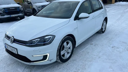 VOLKSWAGEN GOLF 136hk