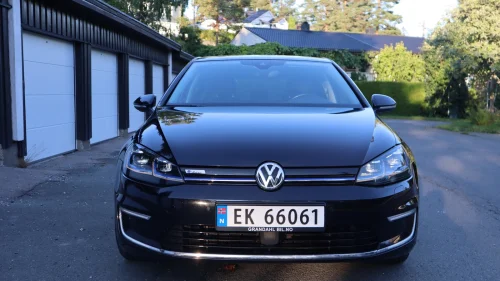 VOLKSWAGEN GOLF Pris kr 2500.- - MYE KM.