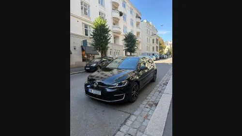 VOLKSWAGEN GOLF NY AC KOMPRESSOR OG SLANGE(45 000kr)