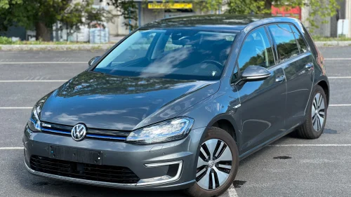 VOLKSWAGEN GOLF E-Golf–KUN en eier-FULL servicehistorikk-300km-SE PRIS!