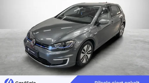 VOLKSWAGEN GOLF 300km / Skinn / Aktiv Info / ACC / Kamera / V.Pumpe ++