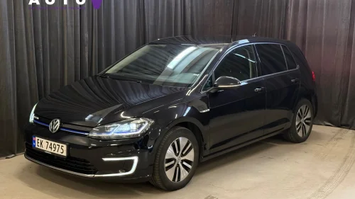 VOLKSWAGEN GOLF 136HK ACC/Navi/R.Kamera/Mirrorlink/PDC/FrontAss/Dab+