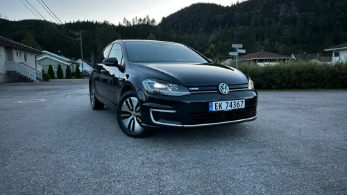VOLKSWAGEN GOLF 300km/Service/10.27/Skinn/Keyless/DAB+/Ryggekamera/Nav