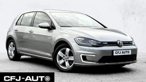 VOLKSWAGEN GOLF Skinn, ACC, Kamera, Batterihelse 93%