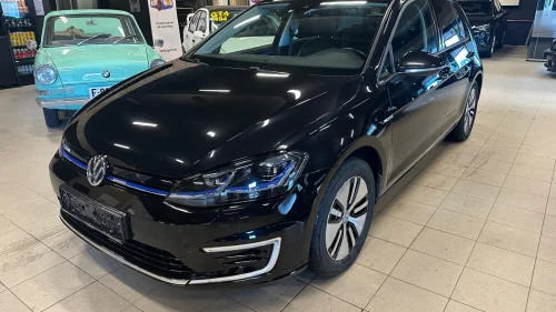 VOLKSWAGEN GOLF Skinn/ AID/ Navi / ACC / R.Kam / V.Pumpe/NY EU/Keyless