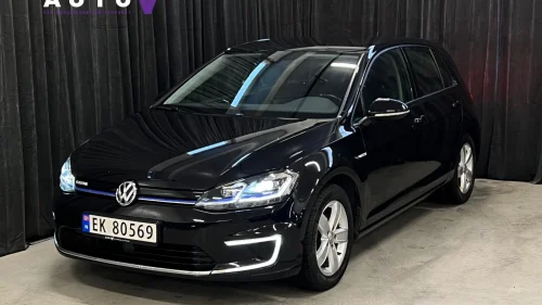 VOLKSWAGEN GOLF 136HK Skinn/Navigasjon/R.Kamera/A.Cruise/Dab+
