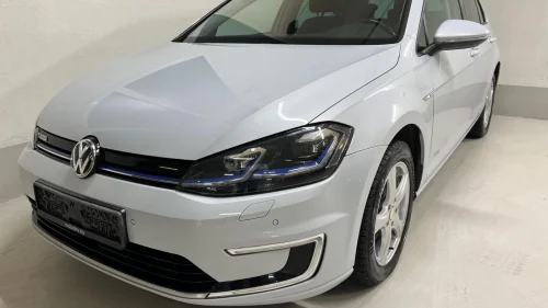 VOLKSWAGEN GOLF 100 KW -ACC-BT-NAVI-DAB+-KEY.L-RYGGESEONSOR-CARPLAY+++