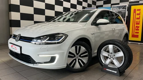 VOLKSWAGEN GOLF E-GOLF*100KW*300KM*EXCLUSIVE*ALT*SKINN*NY EU+SERVICE