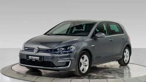 VOLKSWAGEN GOLF 136 hk ACC|LED|R.KAM|KEYLESS|TONEDE|VARMEP++