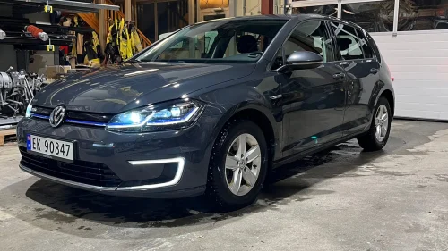 VOLKSWAGEN GOLF