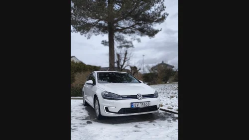 VOLKSWAGEN GOLF E-golf 136 hk Kamera/Ambiente/Keyless