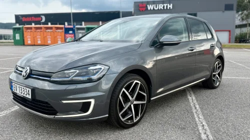 VOLKSWAGEN GOLF Exclusive, Active info, Park assist, Dynaudio ++