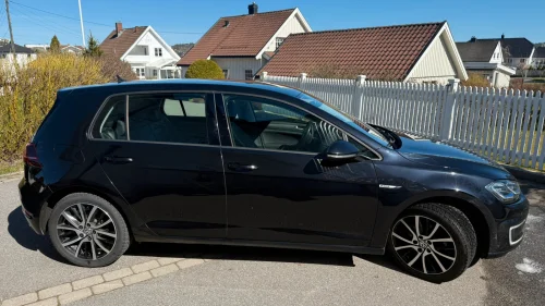 VOLKSWAGEN GOLF Exclusive