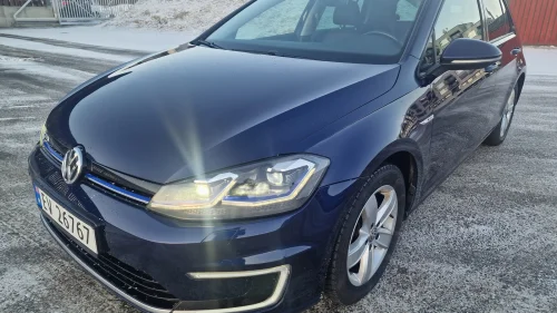 VOLKSWAGEN GOLF 100KW 300KM/SKINN/ACC/NAVI/KAMERA/PDC/ACTIVE INFO/DAB