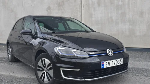 VOLKSWAGEN GOLF E-Golf 36KWh