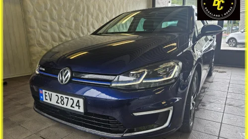 VOLKSWAGEN GOLF ACC/Ryggekamera/parksensor/Skinnsport/LED