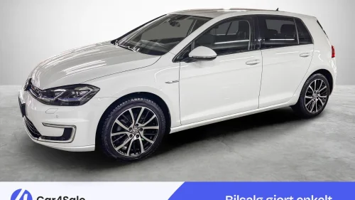VOLKSWAGEN GOLF Lav KM 300km / Kamera / ACC / V.Pumpe/ Norsk/ Navi High