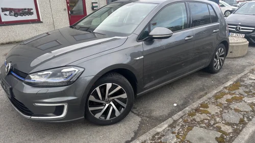 VOLKSWAGEN GOLF EXCLUSIVE SKINN 300KM KAMERA ADAPTIV CRUISE