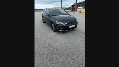 VOLKSWAGEN GOLF Dynaudio, Piggdekk, Nylig service, Nye Dekk