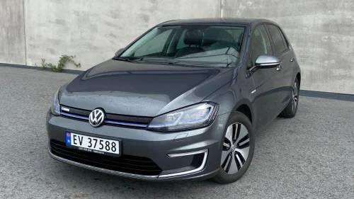 VOLKSWAGEN GOLF SKINN | ACC | EU-06.26 | SERVICE | SVÆRT-STRØKEN | ++