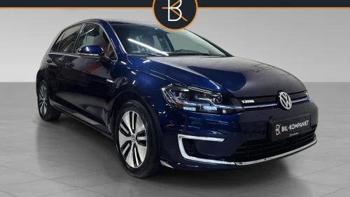 VOLKSWAGEN GOLF | Skinn | Active info | Kamera | Keyless | ACC | Lav km