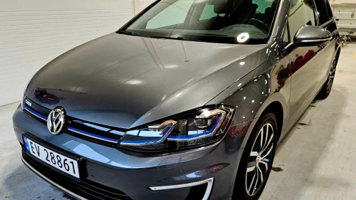 VOLKSWAGEN GOLF e-Golf Exclusive / 136 hk / 300 km / godt utstyrt