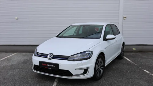 VOLKSWAGEN GOLF E-Golf/230KM/ACC/Exclusive/Skinn/Activeinfo/Kamera++