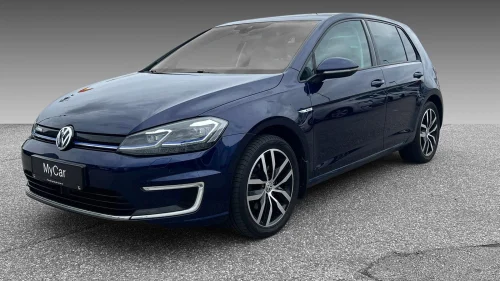 VOLKSWAGEN GOLF Adaptiv cruise / skinn /