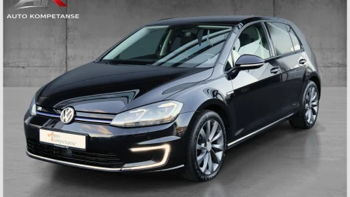 VOLKSWAGEN GOLF Exclusive l 136hk l Skinn l ACC l V.Cockpit l Ny EU++