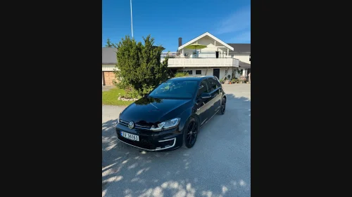 VOLKSWAGEN GOLF E-GOLF TOPPUTSTYRT FELGPAKKE STØRST BATTERI EU GODKJENT