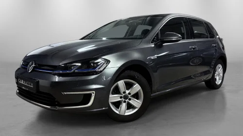 VOLKSWAGEN GOLF 300km WLTP ACC Kamera CarPlay Keyless V.Pumpe LED EU28+