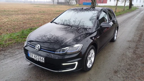 VOLKSWAGEN GOLF E-Golf Sort med Sort skinn! Meget velholdt!
