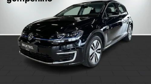 VOLKSWAGEN GOLF FL300/136HK/DYNAUDIO/ACC/LED/S+V