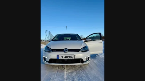 VOLKSWAGEN GOLF Comfo 100 E1F