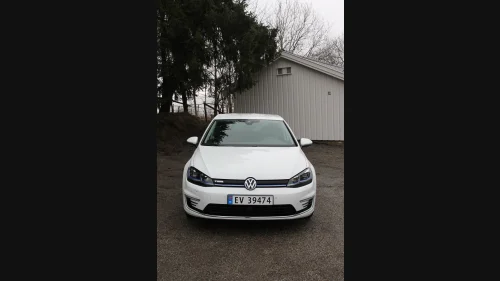VOLKSWAGEN GOLF EU-godkjent til 2028 Nye bremser foran og bak