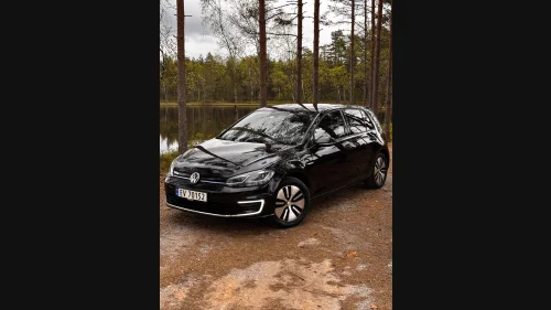 VOLKSWAGEN GOLF Exclusive 300km Skinn