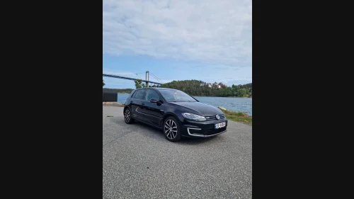 VOLKSWAGEN GOLF NAVI/ACC/LED/Keyless/Rygge kamera/++