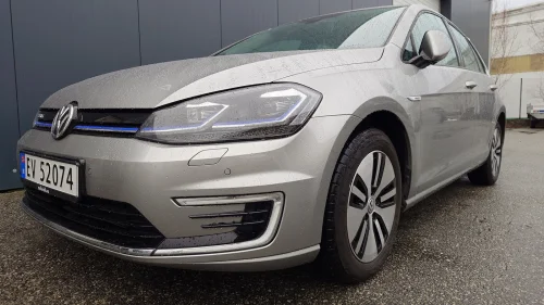 VOLKSWAGEN GOLF Skinn