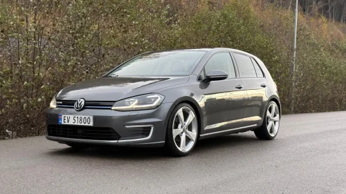 VOLKSWAGEN GOLF SKINN/BLINDSONE/ACTIVE INFO/R.KAM/CARPLAY/19"/SENK