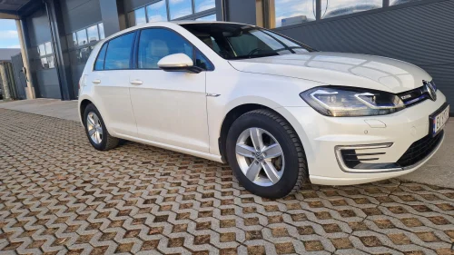 VOLKSWAGEN GOLF 136 HK LONG RANGE-SKINN-KAMERA-ACC-LANE ASSIST- GARANTI