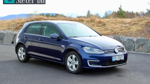 VOLKSWAGEN GOLF Facelift - navi - skinn - ACC - R.kamera - 220km