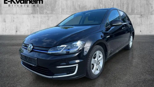 VOLKSWAGEN GOLF E-Golf 136 HK | ACC | Navi | Dab + | Kamera | Skinn |++