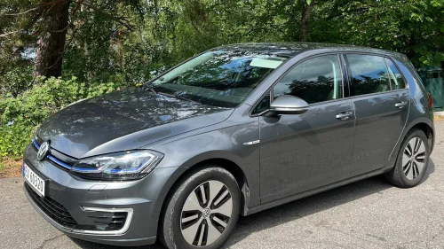 VOLKSWAGEN GOLF E-Golf 136 HK 300 KM Skinn/Ryggkamera /Adaptivcruise ++