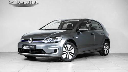 VOLKSWAGEN GOLF 300KM/RYGGEKAMERA/ACC/VARMEPUMPE