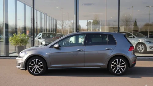 VOLKSWAGEN GOLF TOPPUTSTYRT! DYNAUDIO/VARMEPUMPE/SKINNSETER/NYE DEKK