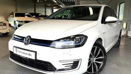 VOLKSWAGEN GOLF Long Range 300km Led Matrix-R-Kamera-Navi-ACC-SE-HER!