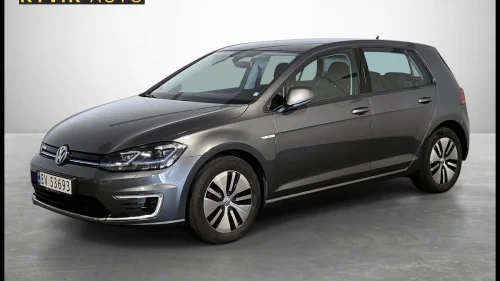 VOLKSWAGEN GOLF / 136HK / CC / R.KAMERA / NAVI / EU.28+++